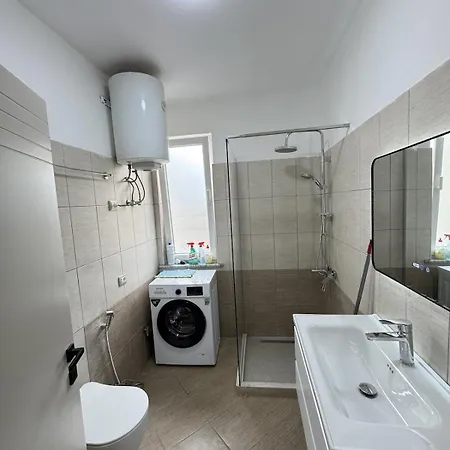 Leo In Tirana Apartmán *